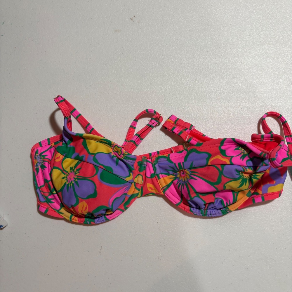 Wild Fable Pink Floral Underwire‎ Bikini Top Removable Pads Size Medium NWT